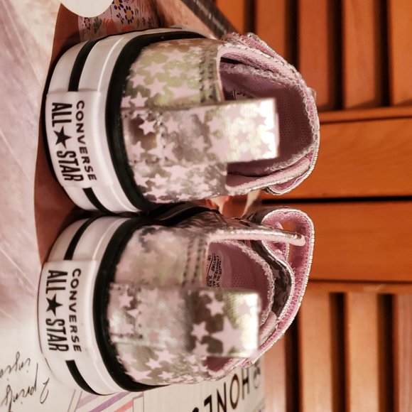 Pink star baby Converse, size 2 - Picture 4 of 5